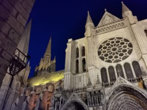 Visiter la Cathédrale de Chartres : focus sur des détails invisibles à l'oeil nu