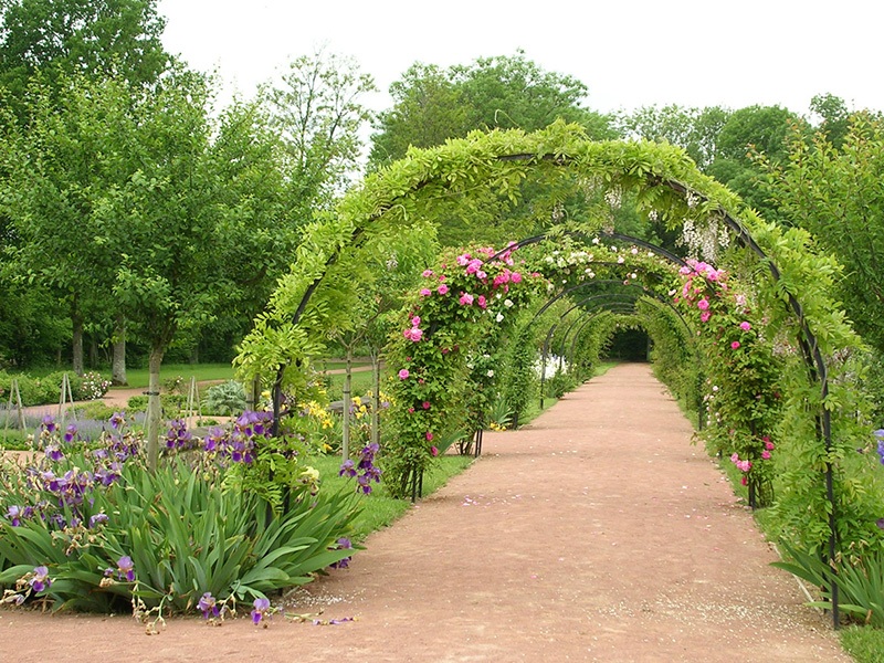 Visiter l'Eure-et-Loir : jardins et abbatiale de thiron-gardais