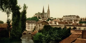 Visiter Chartres et l'Eure-et-Loir ; Visiter Chartres à vélo : vue du pont neuf en 1897