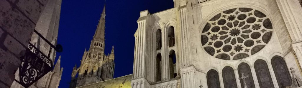 Cathedrale-de-Chartres-Visites-nocturnes-scaled